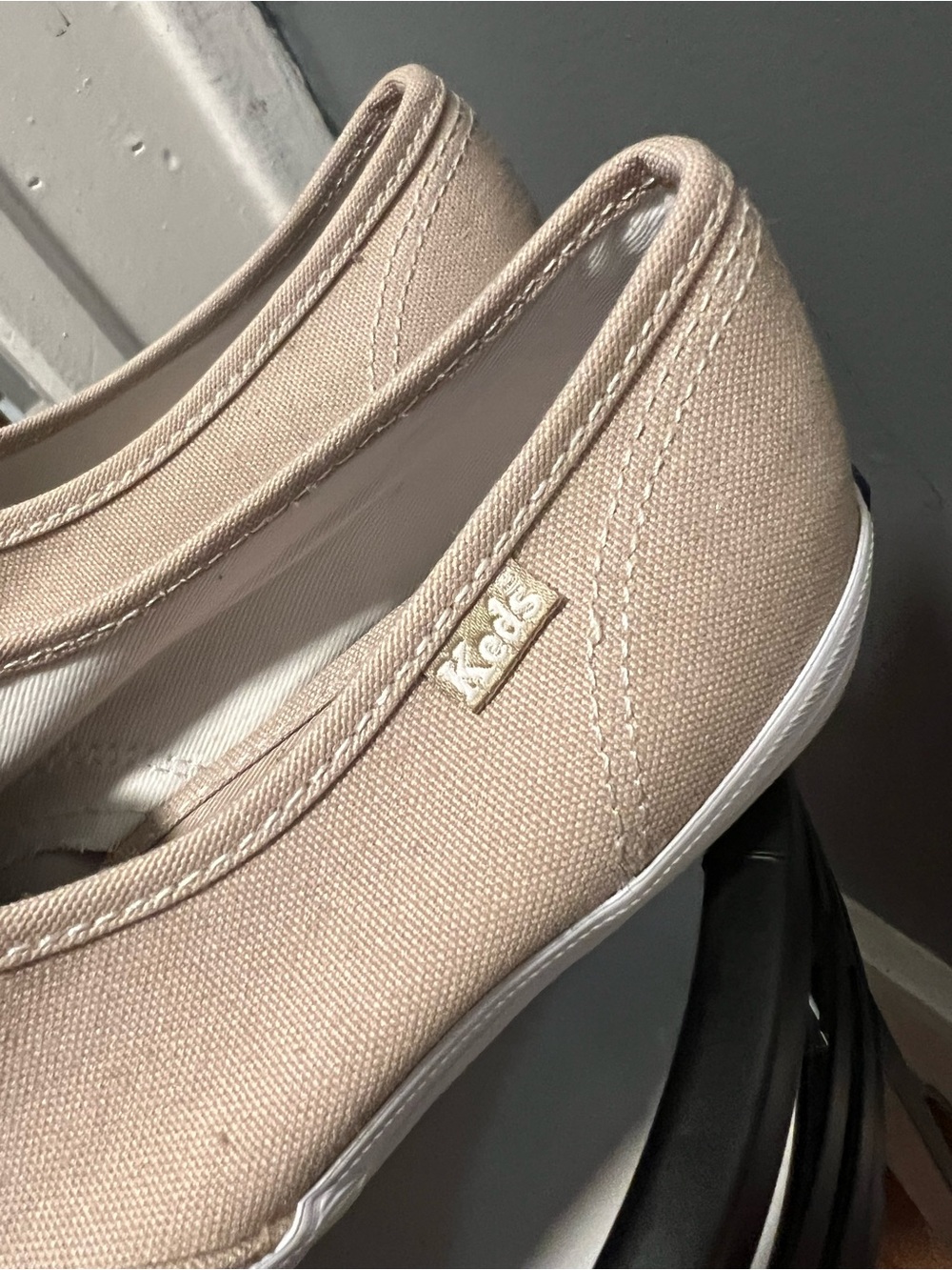 Keds Canvas Sneakers in Beige with White Accents size 9 women NEW - Picture 4 of 12